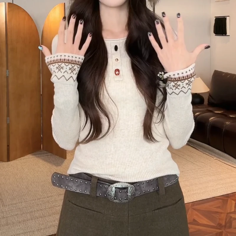 秋冬新款小众女装时尚休闲针织上衣LK2507431