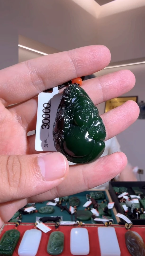 和田玉未镶嵌颈饰1