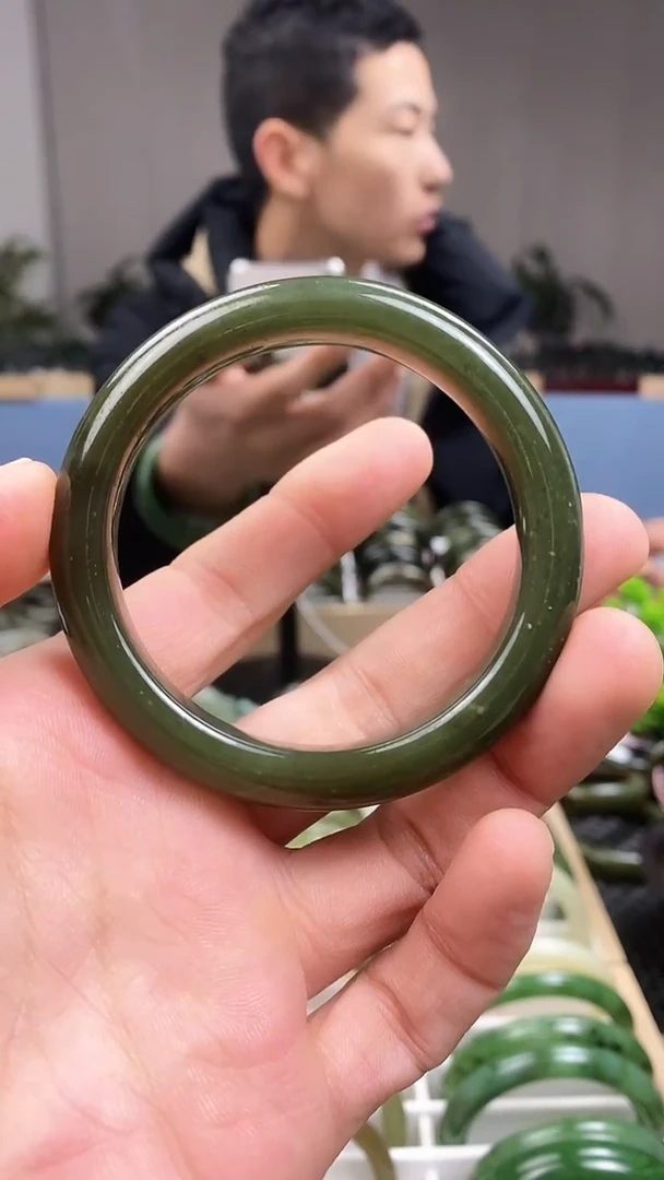 【闪购商品】和田玉手镯未镶嵌56.4