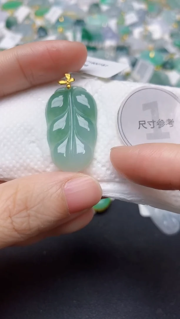 颈饰18K金镶嵌翡翠天然缅甸A货翡翠