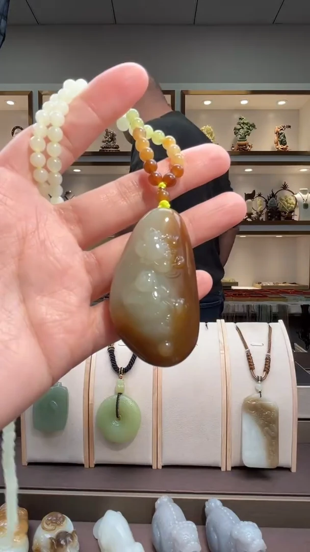 颈饰未镶嵌和田玉苏