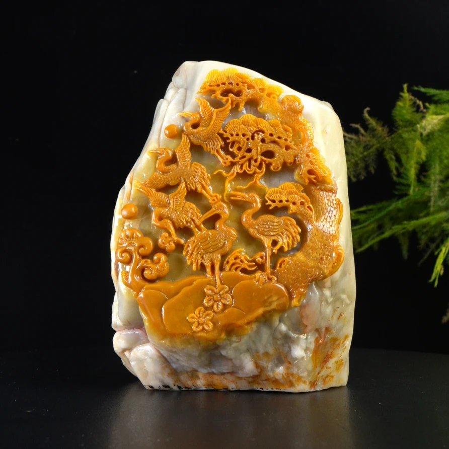 Lot.27.寿山石松柏岭松鹤延年笔筒摆件1424.9克13.3x9.3x9cm