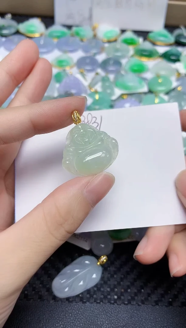 翡翠未镶嵌颈饰天然缅甸翡翠A货