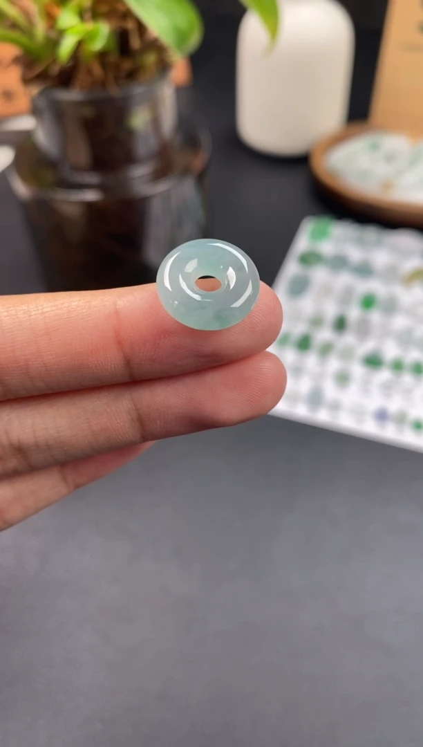 翡翠未镶嵌颈饰翡翠冰种甜甜圈