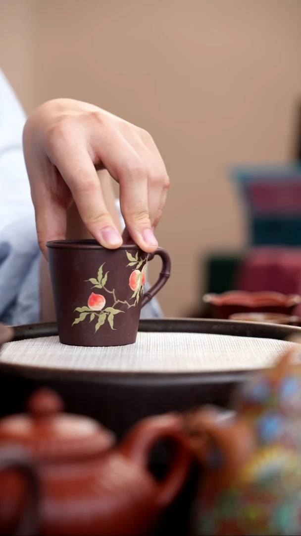 茶壶紫砂紫泥竹节手把杯寿桃
