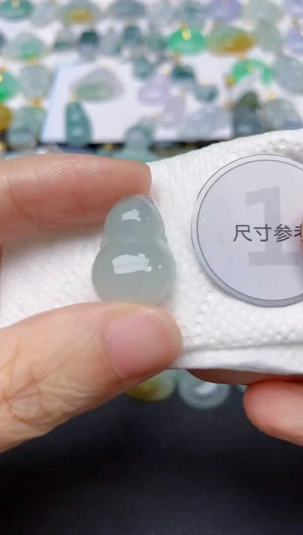 翡翠未镶嵌颈饰天然缅甸A货翡翠