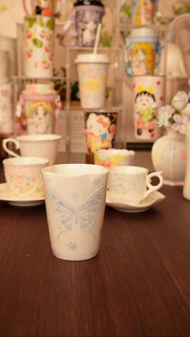 陶景德镇手绘的杯子