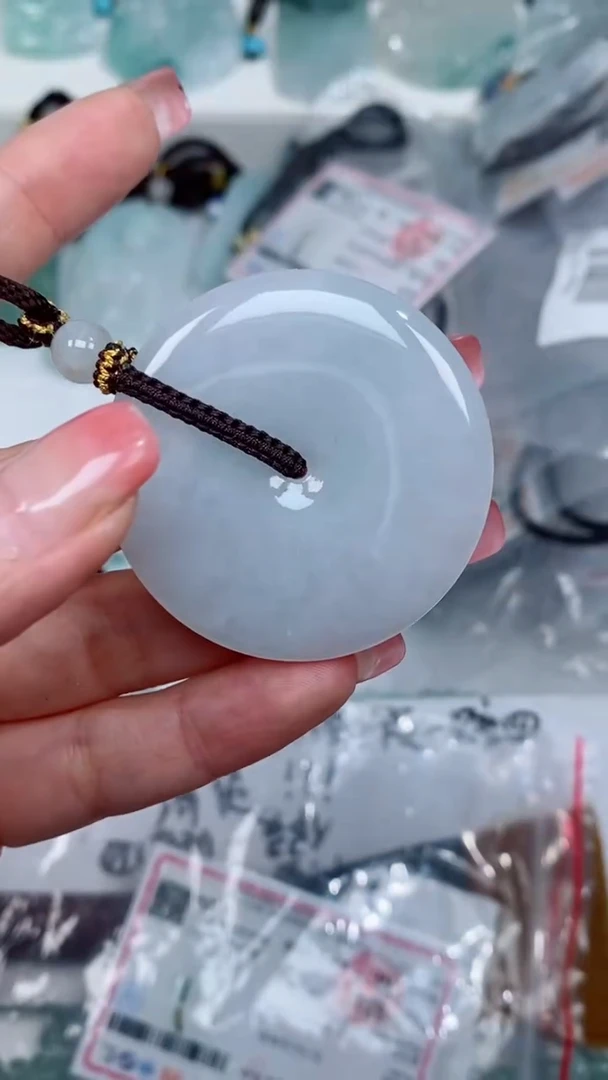 翡翠未镶嵌颈饰吊坠