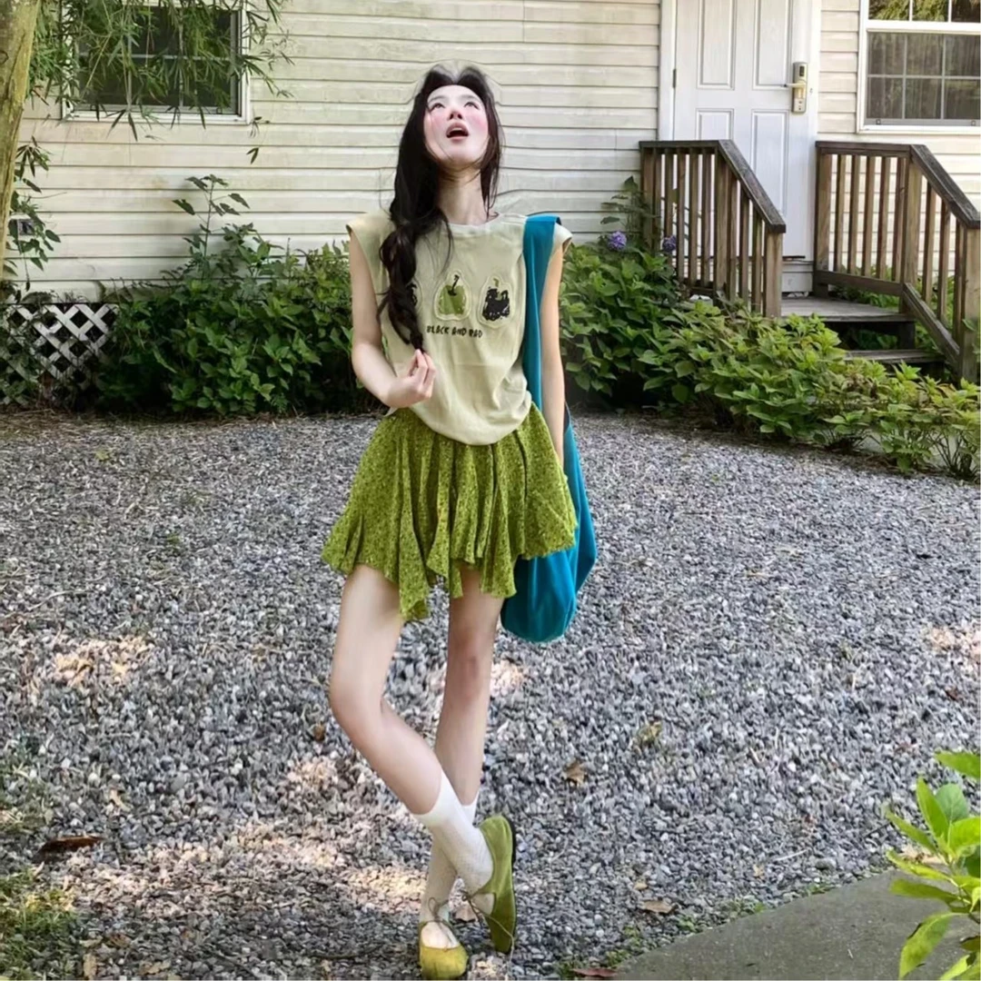 小个子穿搭一整套夏季设计感贴布刺绣短袖T恤女高腰半身裙两件套