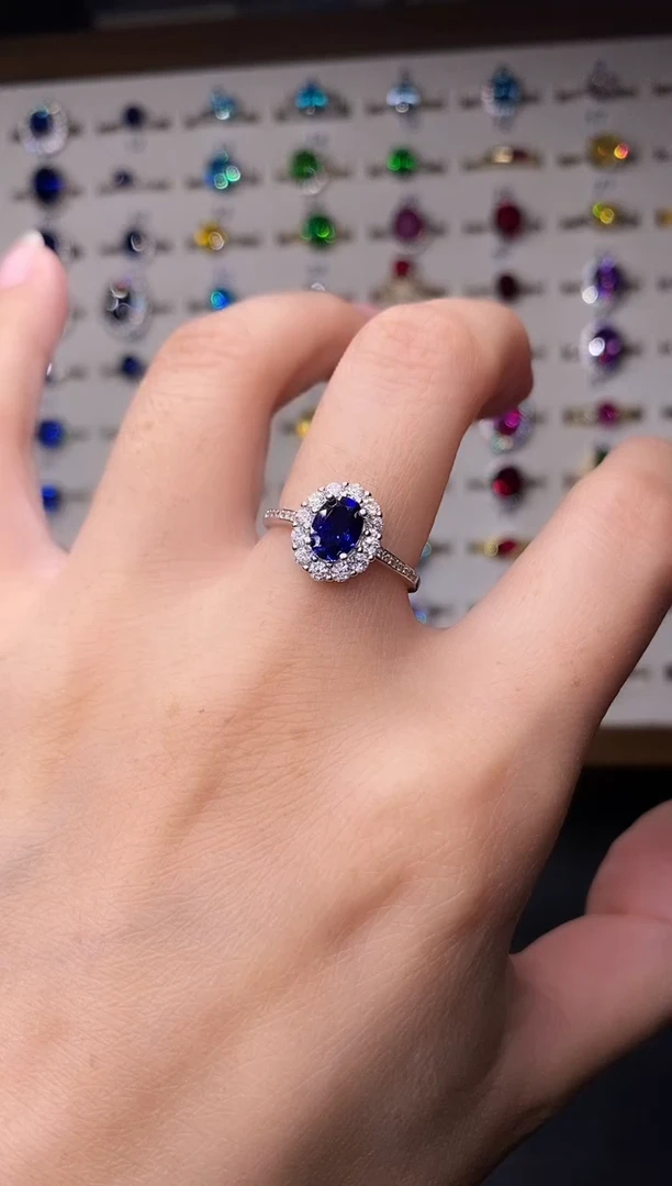 3克拉蓝宝石（处理）欧美风戒指