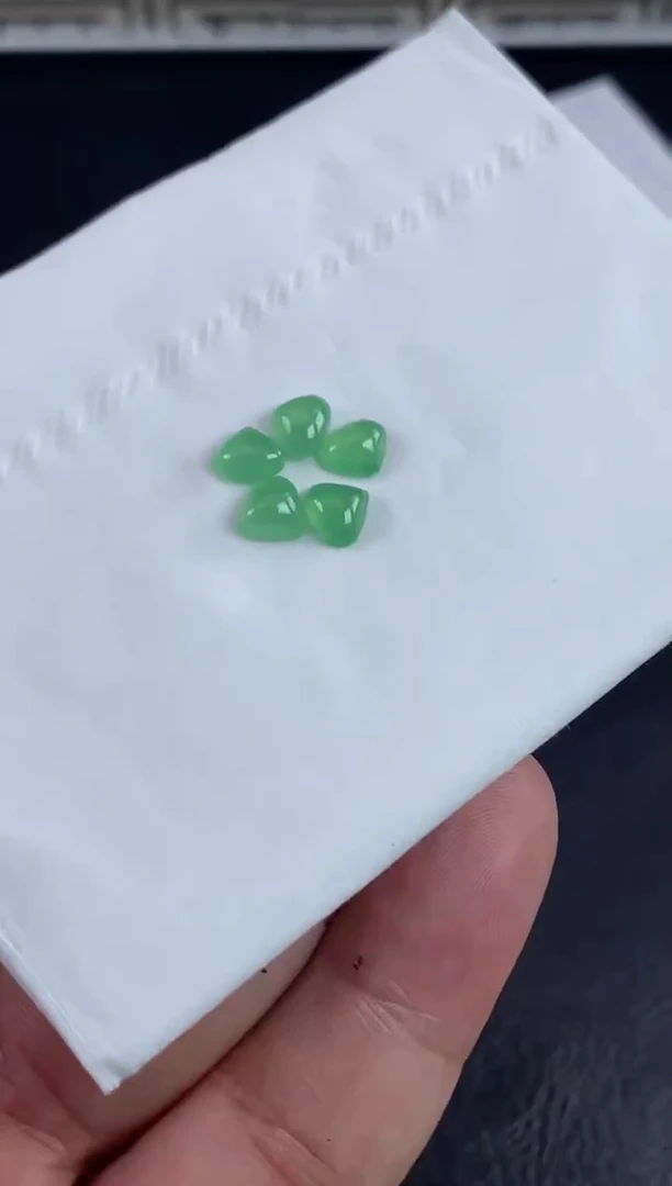 裸石翡翠多样性发一件