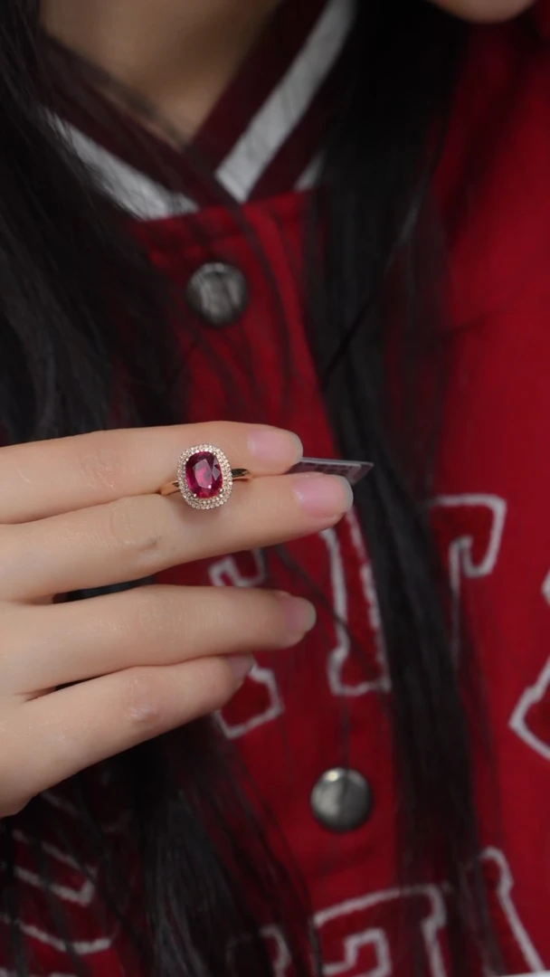 【闪购商品】红色碧玺18K金戒指18K金镶嵌围镶款