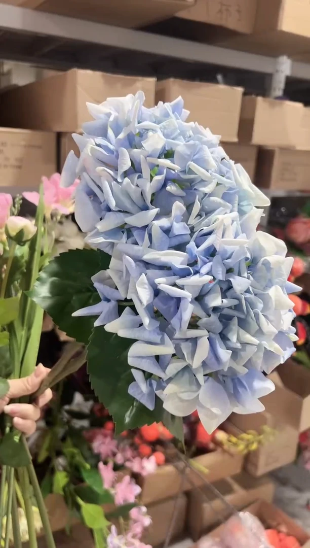 2枝浅蓝色手感保湿绣球