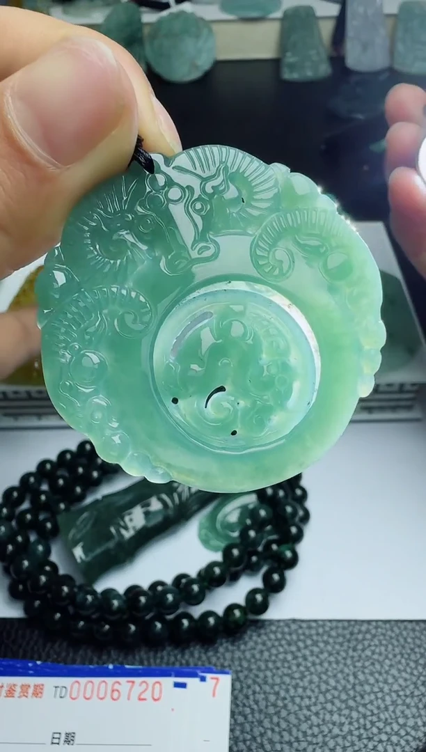 【闪购商品】翡翠颈饰未镶嵌111111111