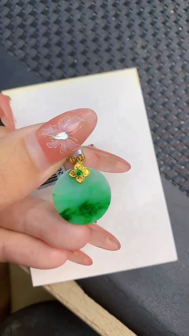 颈饰未镶嵌翡翠1