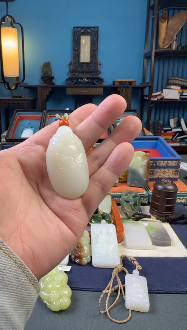 颈饰未镶嵌和田玉删**简1