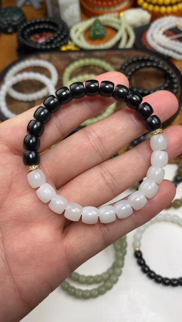 颈饰未镶嵌和田玉手串