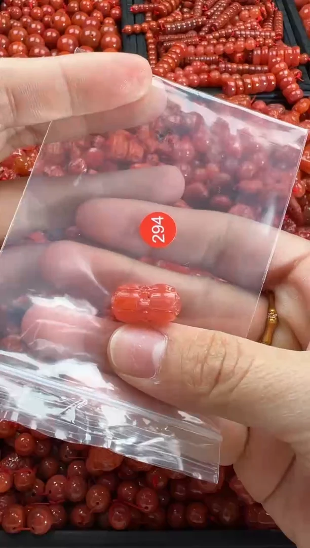 【闪购商品】南红玛瑙颈饰未镶嵌1