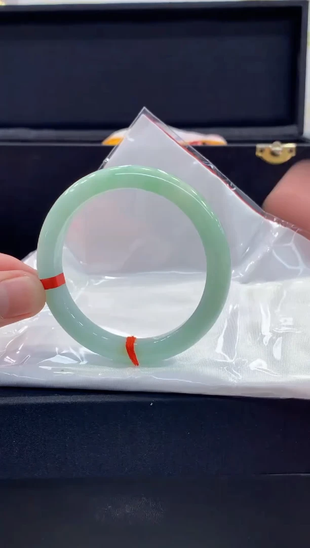 未镶嵌手镯翡翠翡翠手镯
