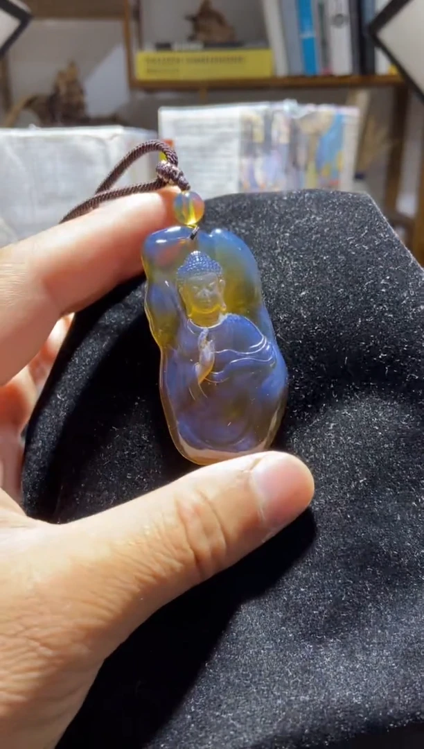 琥珀颈饰未镶嵌阿弥陀佛