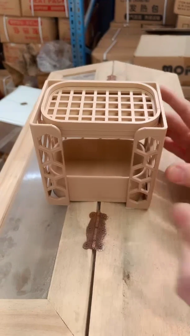 不稳！食盆水盆攀爬一体