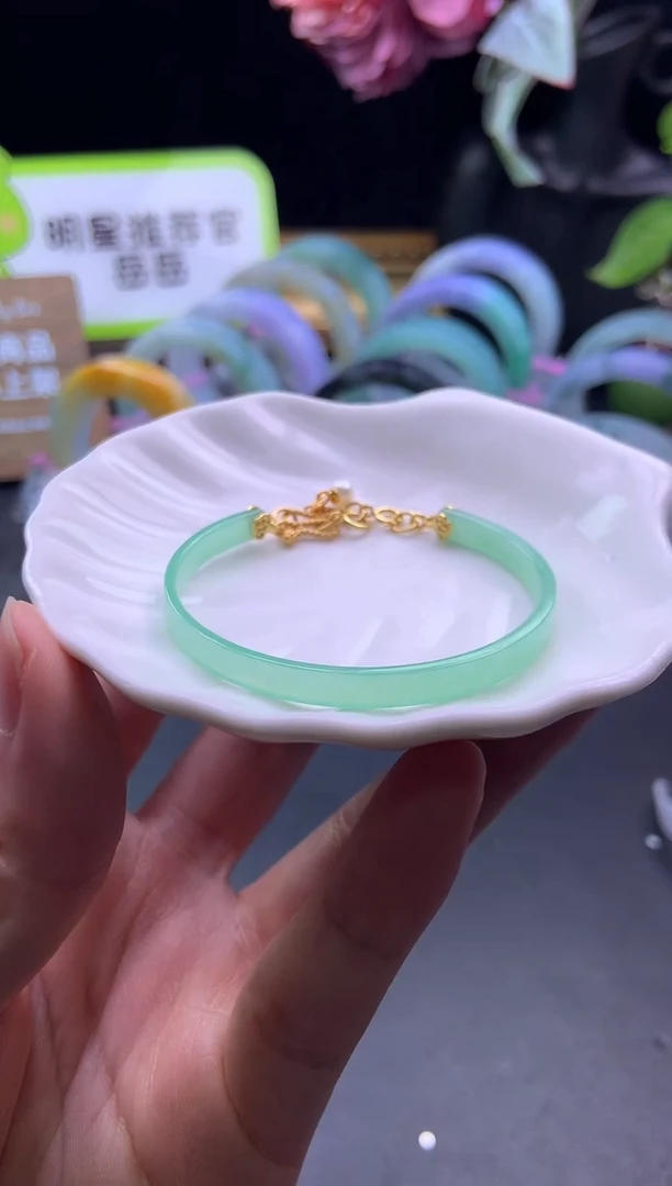 未镶嵌手镯（开口镯）翡翠正圈55以内满绿