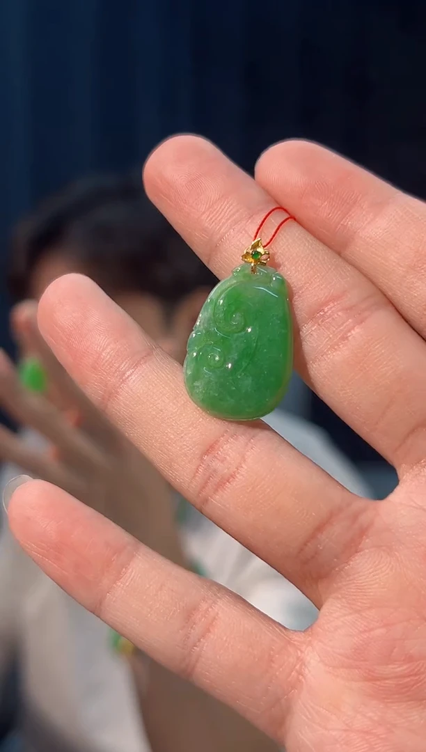 颈饰18K金镶嵌翡翠 缅料A货/支持复检/一件