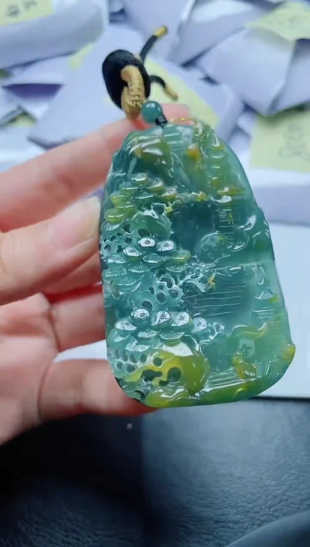 翡翠未镶嵌颈饰