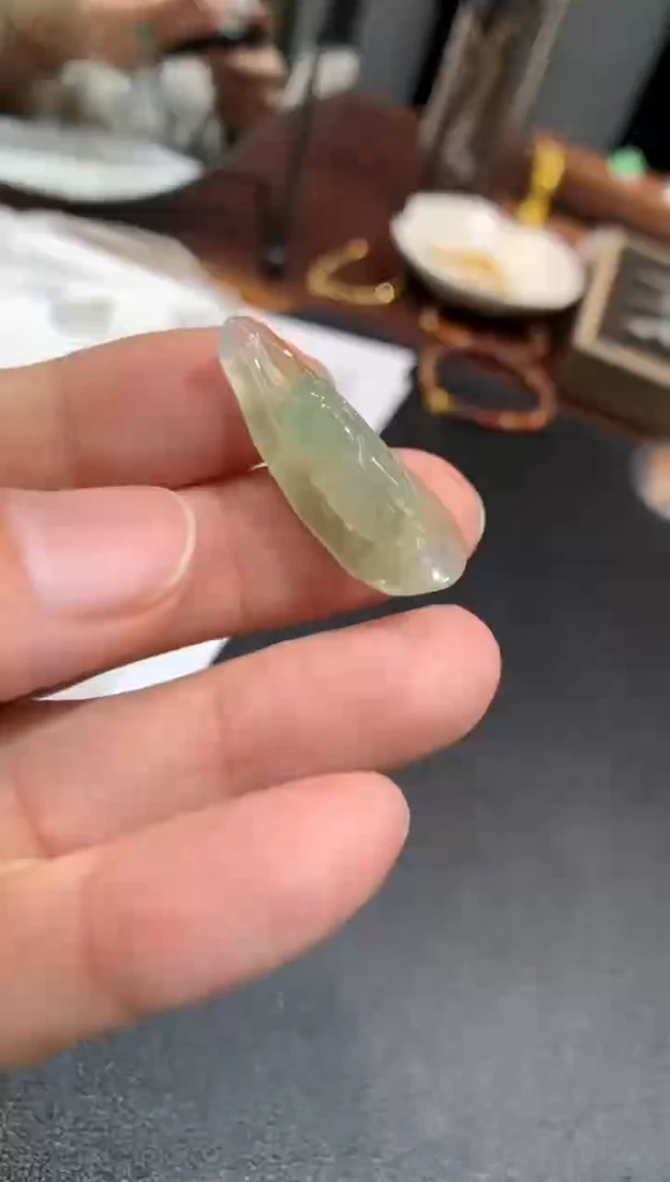 翡翠未镶嵌颈饰花件吊坠