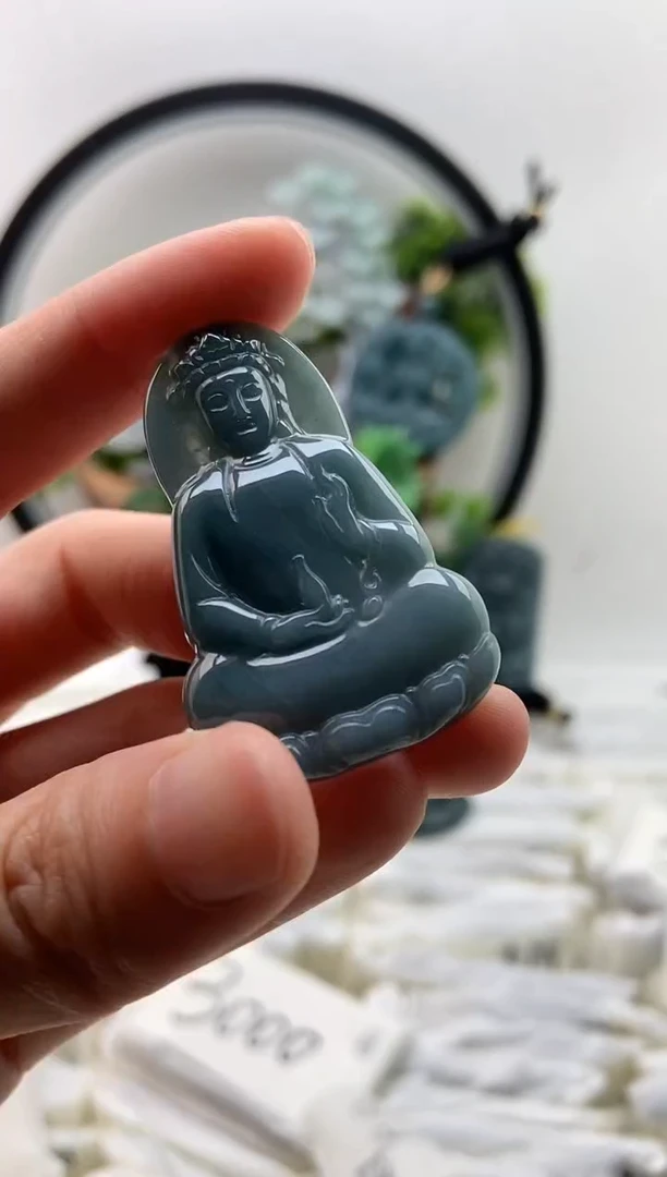 翡翠未镶嵌颈饰素衣观音【有纹】