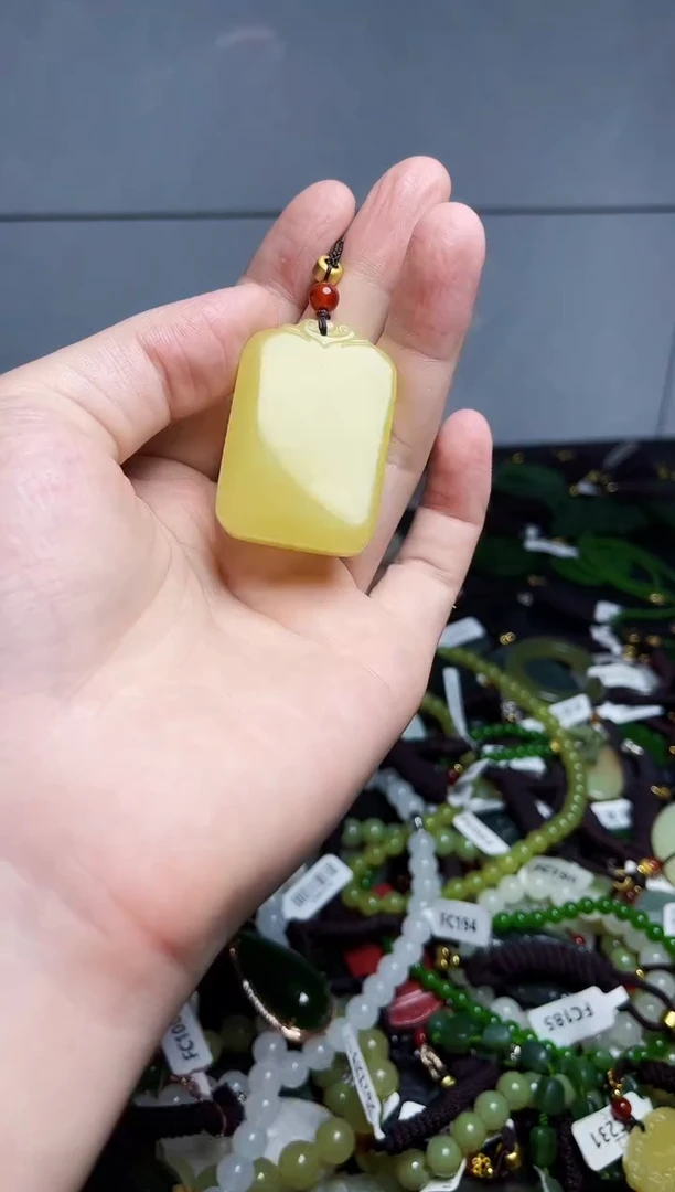 颈饰未镶嵌和田玉1