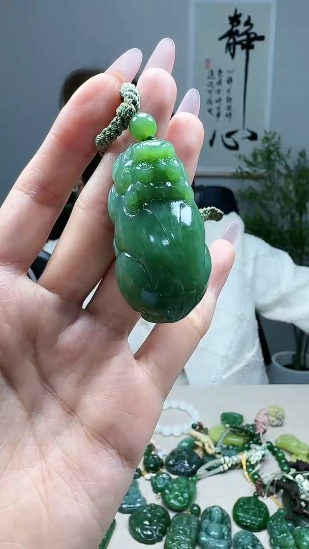 未镶嵌和田玉挂件1