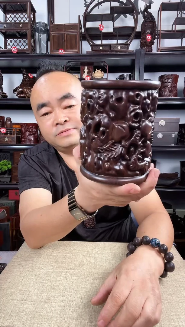 木寿桃笔筒老李红木工艺品
