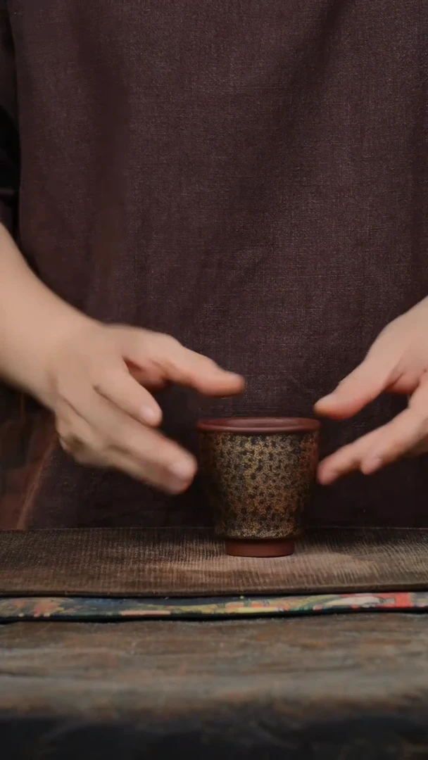 底槽清描金紫砂杯