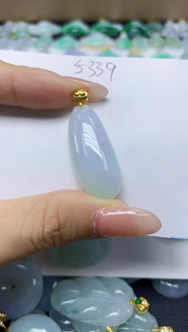 翡翠未镶嵌颈饰天然缅甸翡翠A货