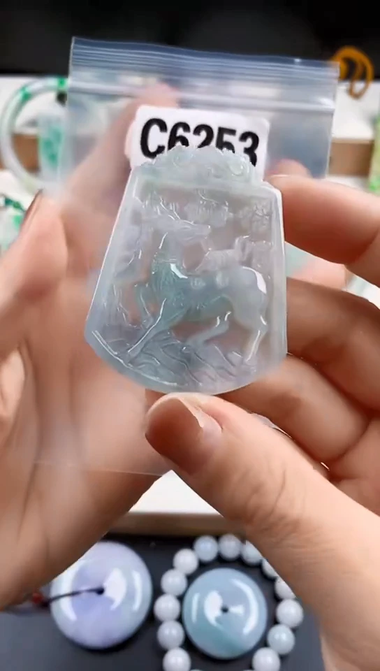 颈饰未镶嵌翡翠天然翡翠吊坠挂件