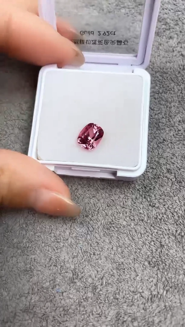 裸石未镶嵌尖晶石2.92克拉