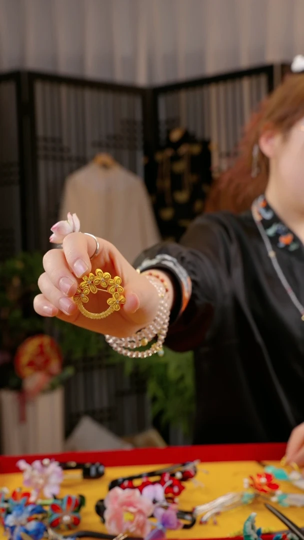 刺绣心**阳苏绣非遗绒花饰品