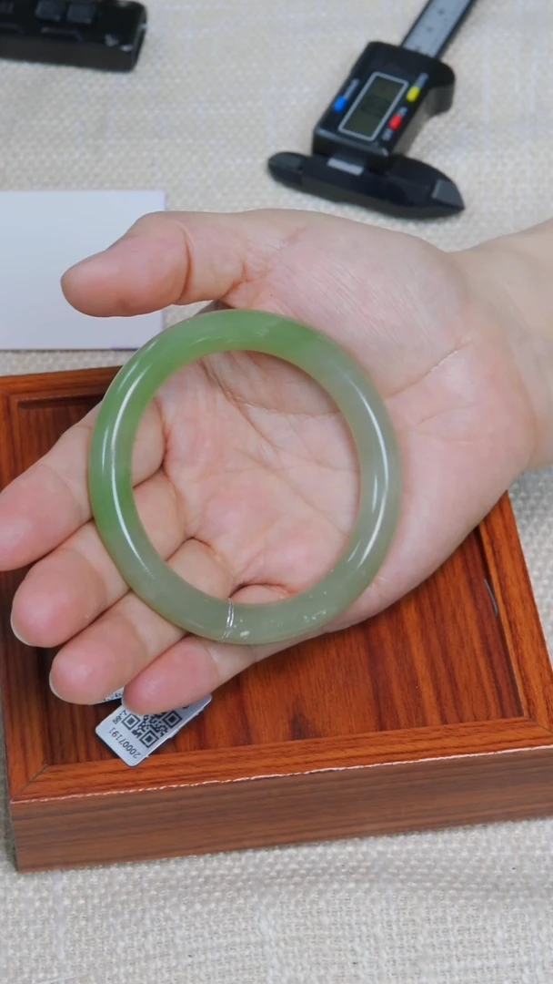 和田玉手镯未镶嵌59圈口半山水翠青手镯