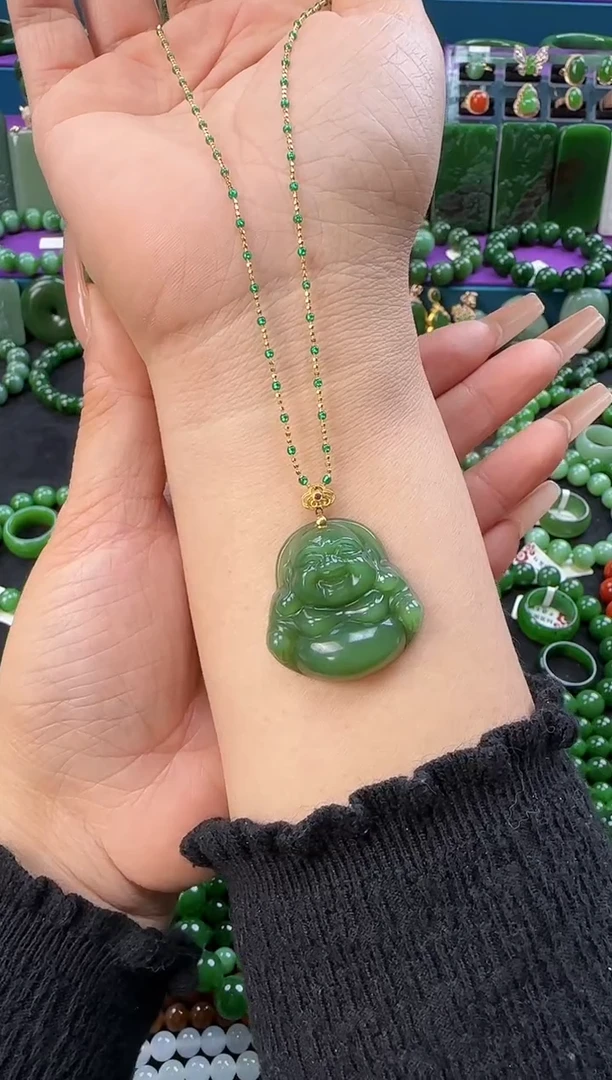 颈饰18K金镶嵌和田玉佛公