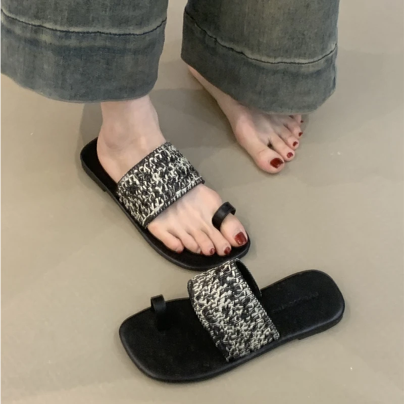 LM-508-8法式小香风一字凉拖鞋2025编织度假沙滩套趾休闲罗马凉拖