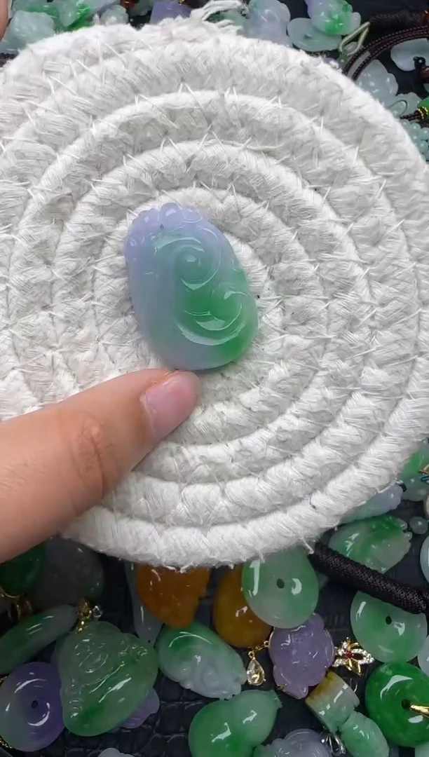 颈饰未镶嵌翡翠缅甸翡翠吊坠