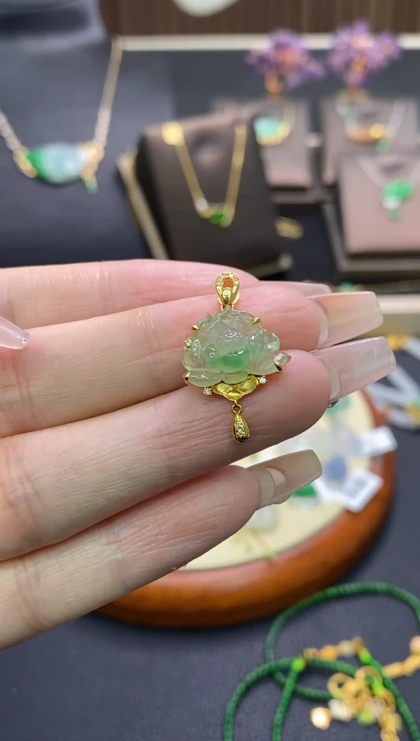 【闪购商品】翡翠颈饰18K金镶嵌净货16036