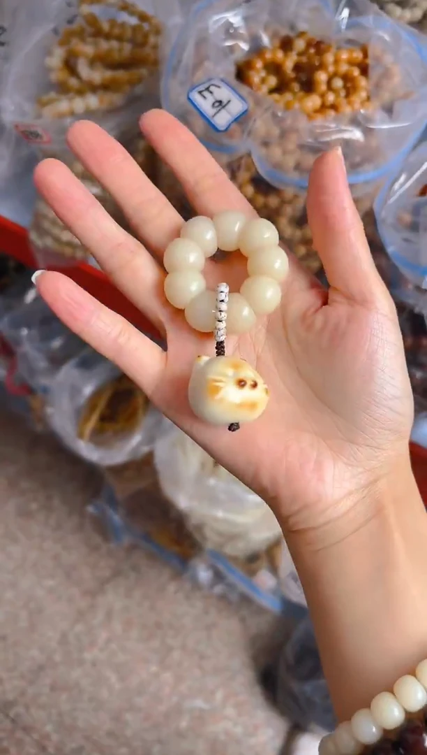 吊坠菩提根/象牙果荔枝栋手捻带猫咪头