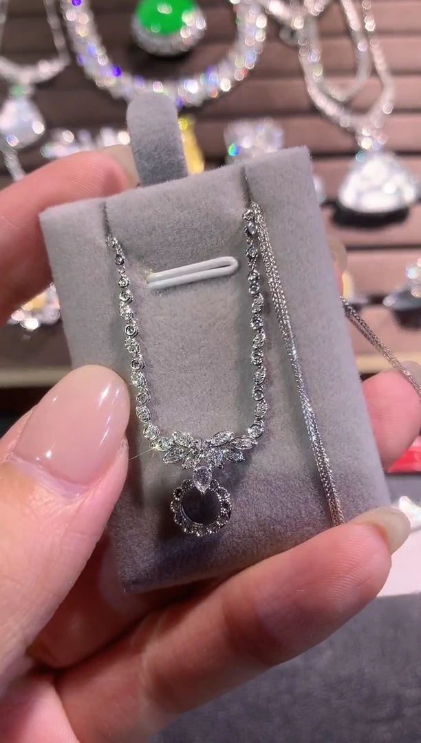 项链18K金镶嵌天然钻石a92