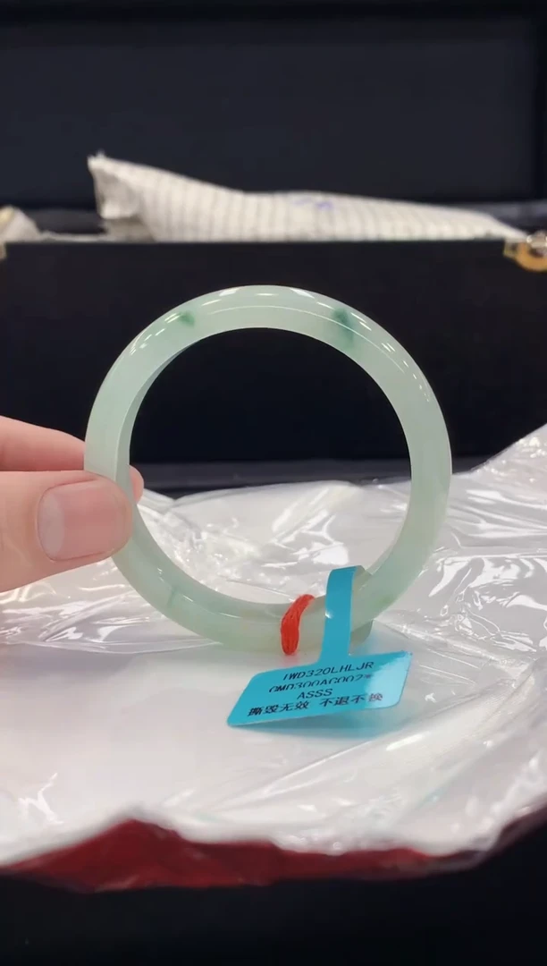 未镶嵌手镯翡翠翡翠手镯