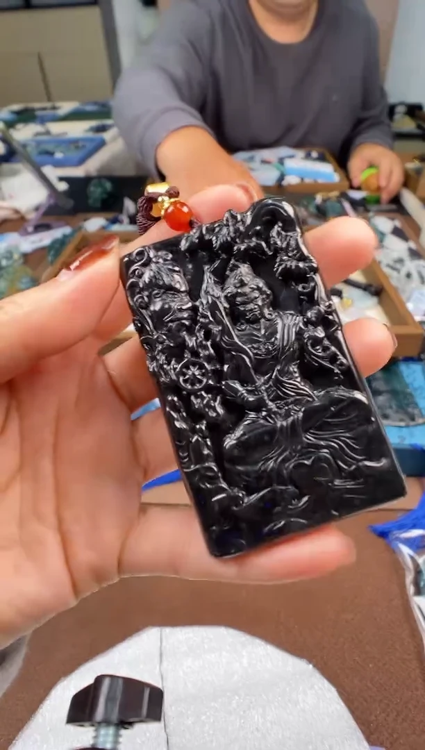 颈饰未镶嵌翡翠多样性发其一