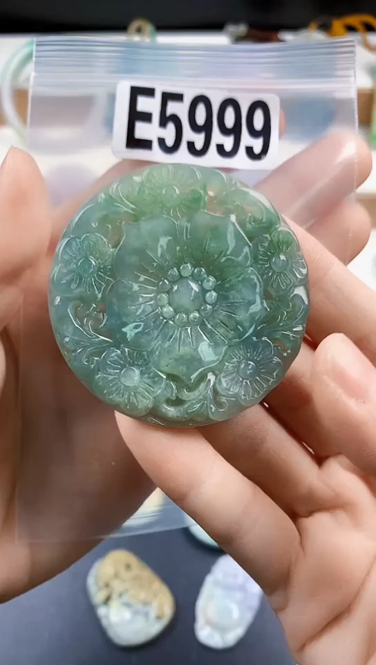 颈饰未镶嵌翡翠天然翡翠吊坠挂件