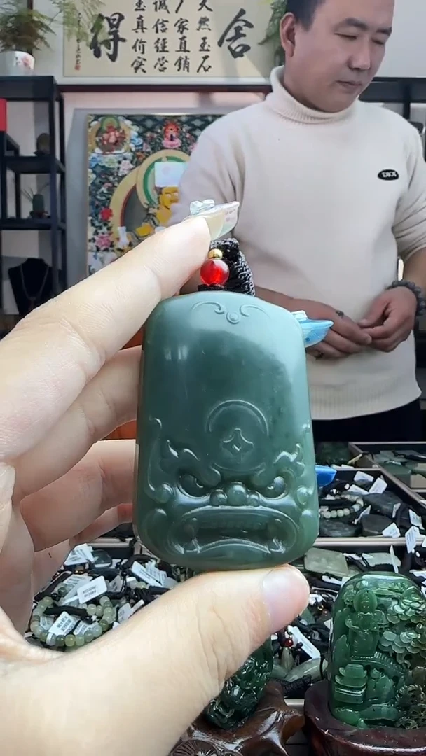 颈饰未镶嵌和田玉多样性发其一