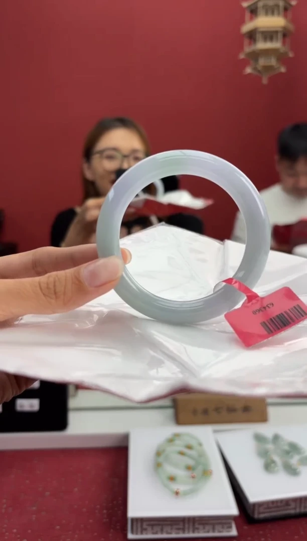 翡翠手镯（圆镯）未镶嵌手镯